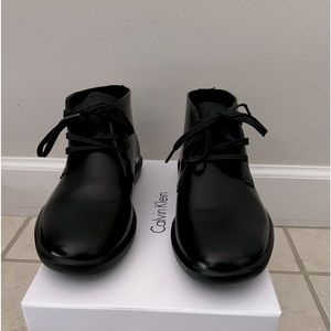 Calvin Klein Men leather Chukka Boots